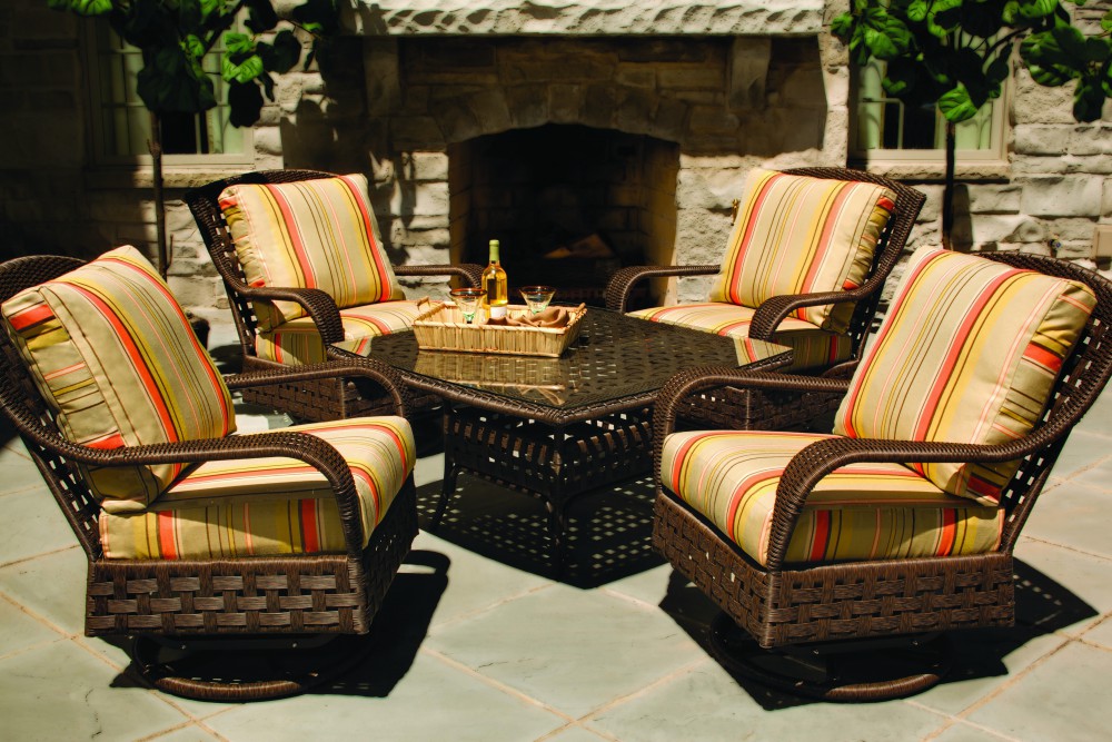 dark brown Lloyd Flanders wicker patio furniture set for colonial homes from Haven collection