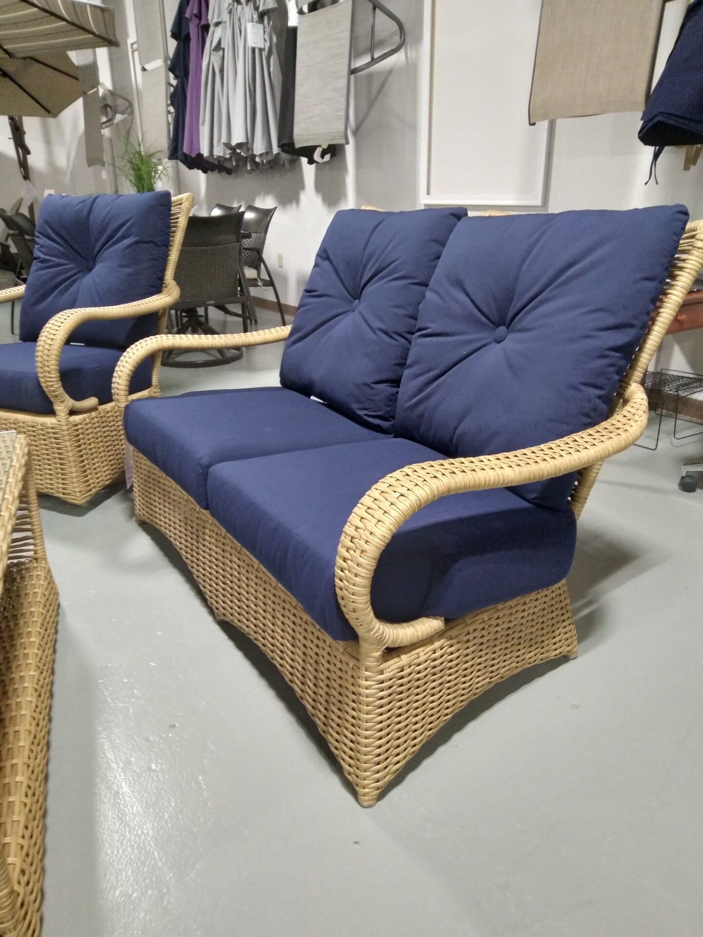 Magnolia 4 Person Seating Group with Cushions by Lloyd Flanders - Image 4