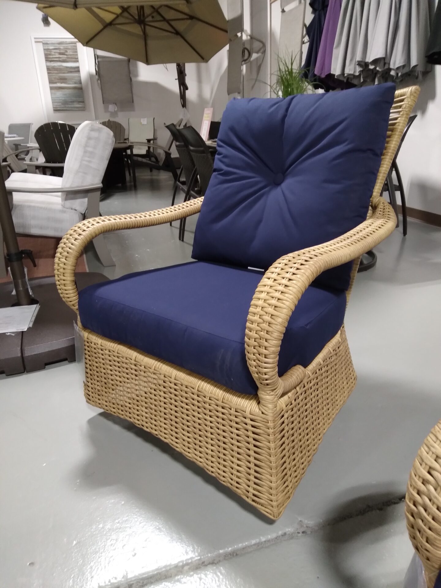 Magnolia 4 Person Seating Group with Cushions by Lloyd Flanders - Image 2