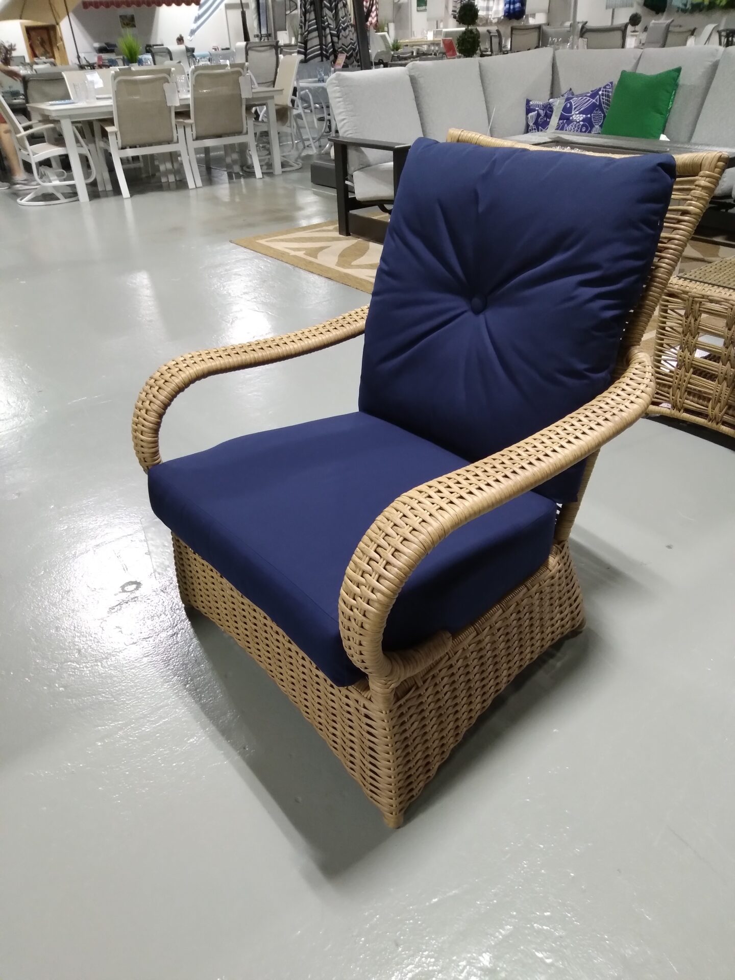 Magnolia 4 Person Seating Group with Cushions by Lloyd Flanders - Image 3