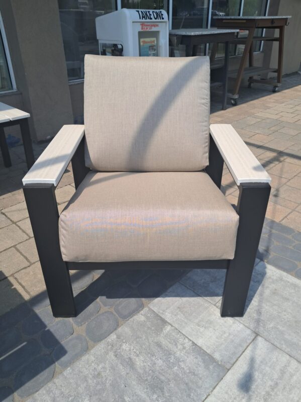 Larssen 5 Person Seating Group with Fire Table by Telescope - Image 2