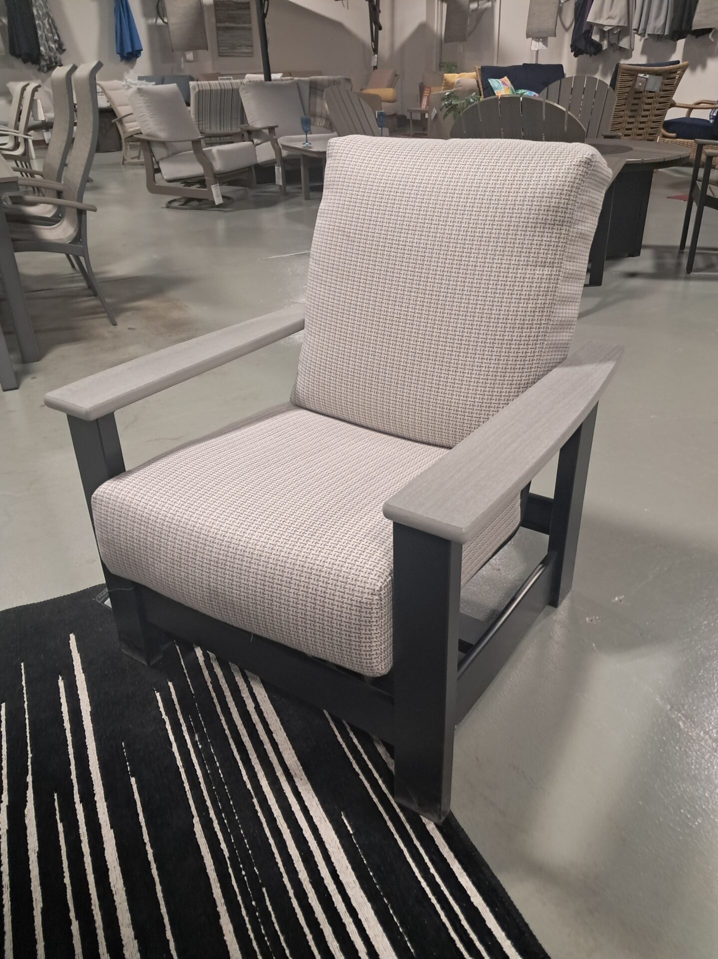 Leeward 5 Person Seating Group with Cushions by Telescope Casual - Image 3