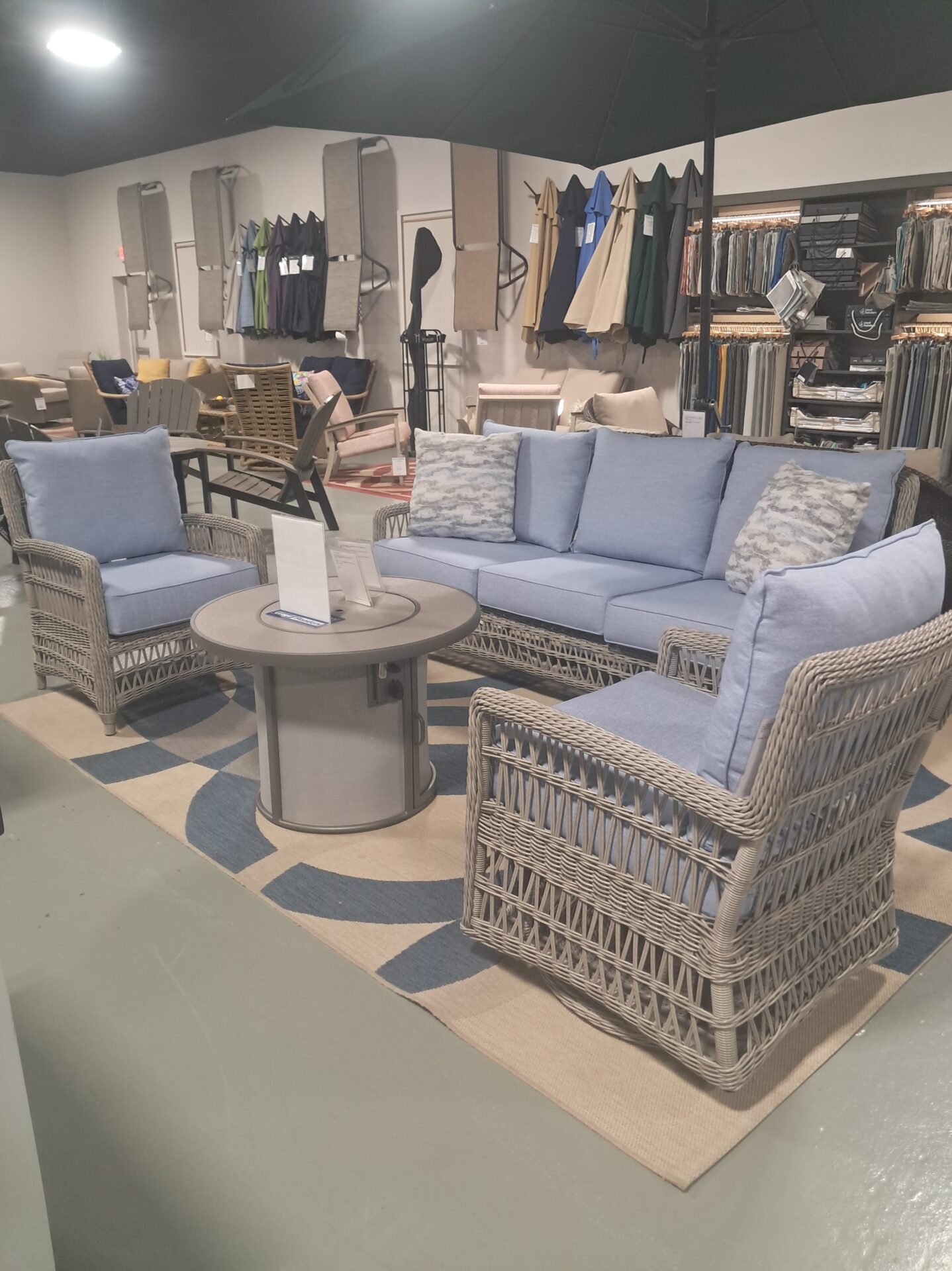 Mackinac 5 Person Vinyl Wicker Seating Group with Cushions by Lloyd Flanders
