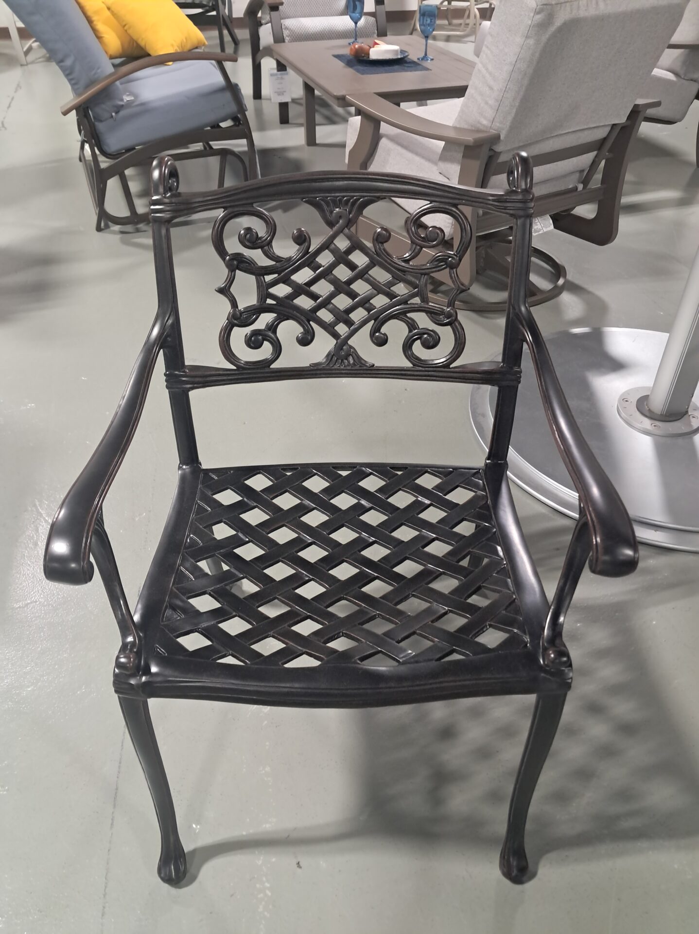 Michigan 4 Person Round Balcony Outdoor Dining Set by Gensun - Image 3