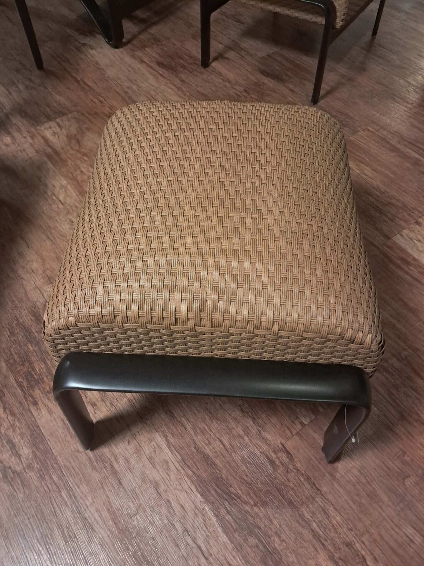 Cruz 2 Person Seating Group by Gensun - Image 4
