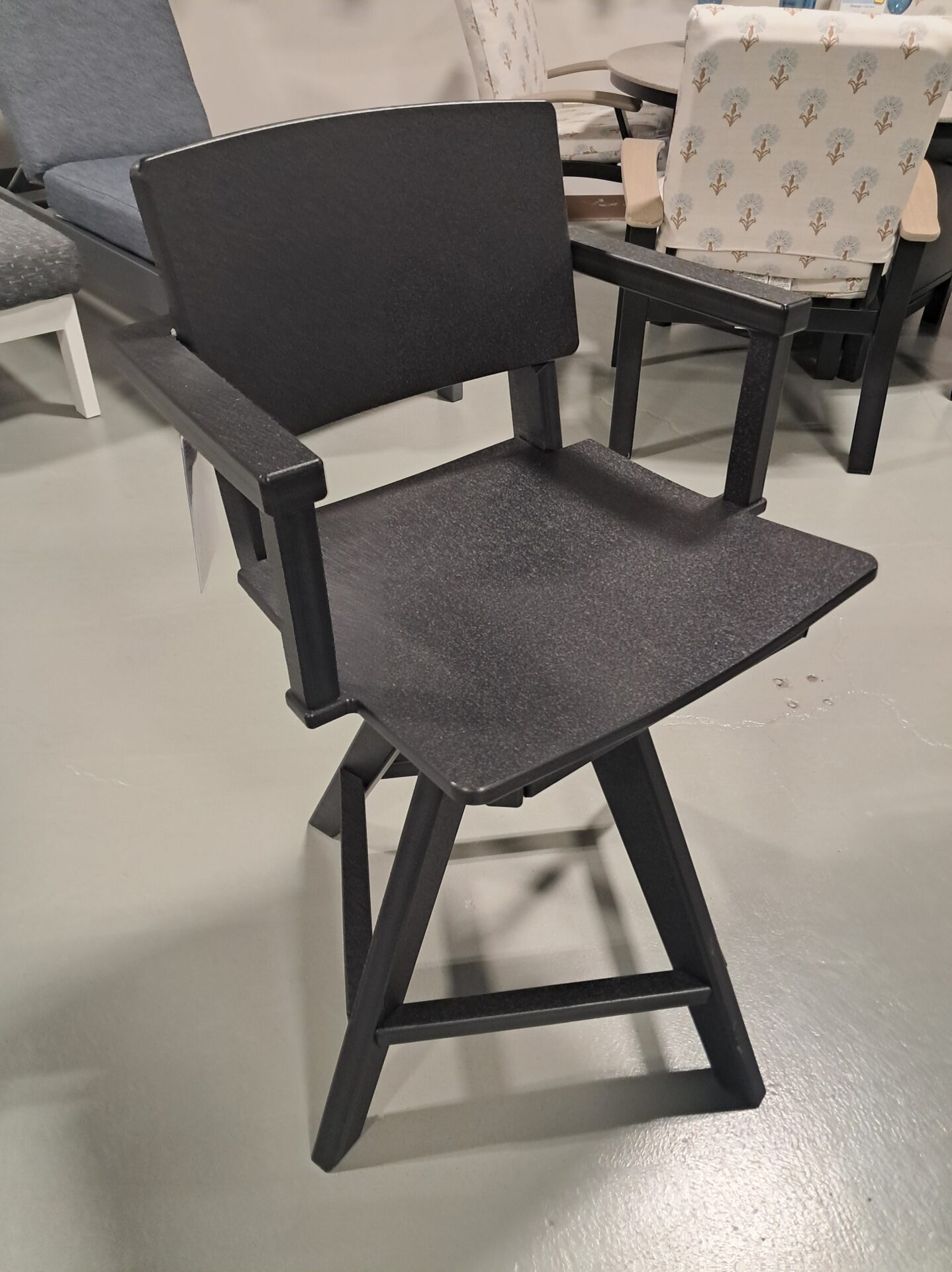 SYM 4 Person Seating Group by Seaside Casual - Image 4